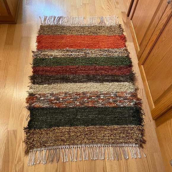Woven Rug - Picture 4 of 16